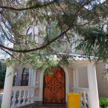 Room Hostel Dostyk Алмати Екстер'єр фото