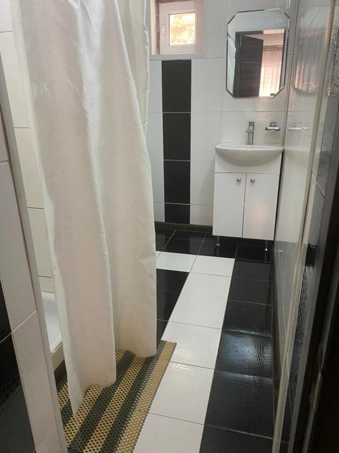 Room Hostel Dostyk Алмати Екстер'єр фото
