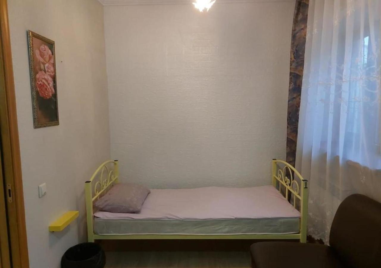 Room Hostel Dostyk Алмати Екстер'єр фото