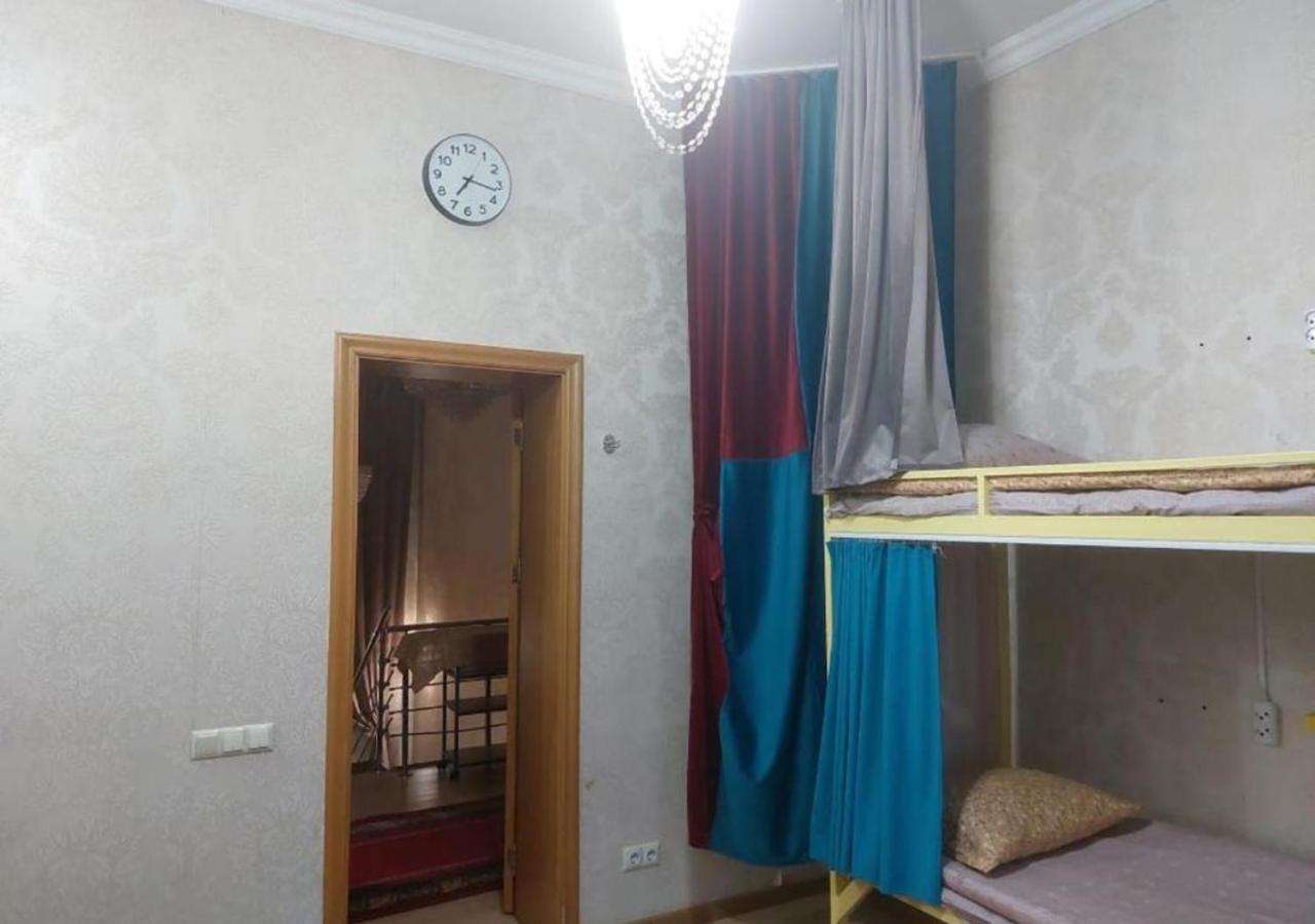 Room Hostel Dostyk Алмати Екстер'єр фото