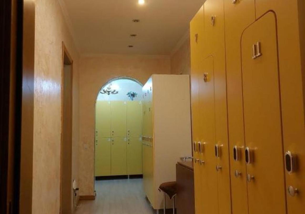 Room Hostel Dostyk Алмати Екстер'єр фото