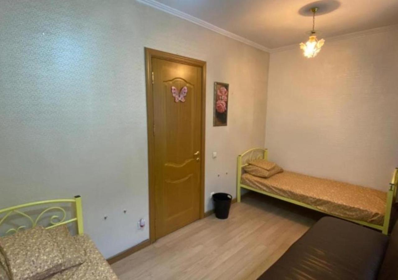 Room Hostel Dostyk Алмати Екстер'єр фото
