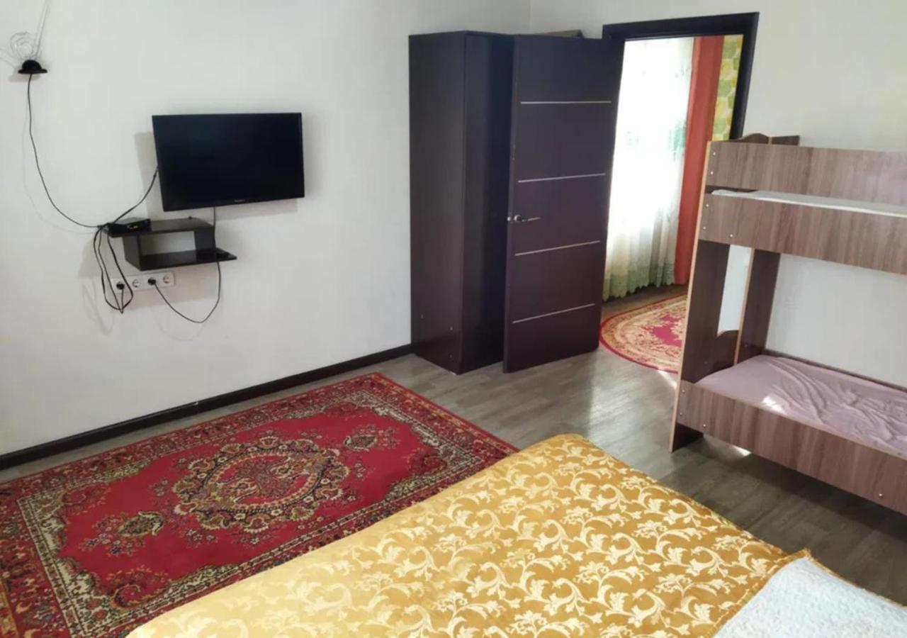 Room Hostel Dostyk Алмати Екстер'єр фото