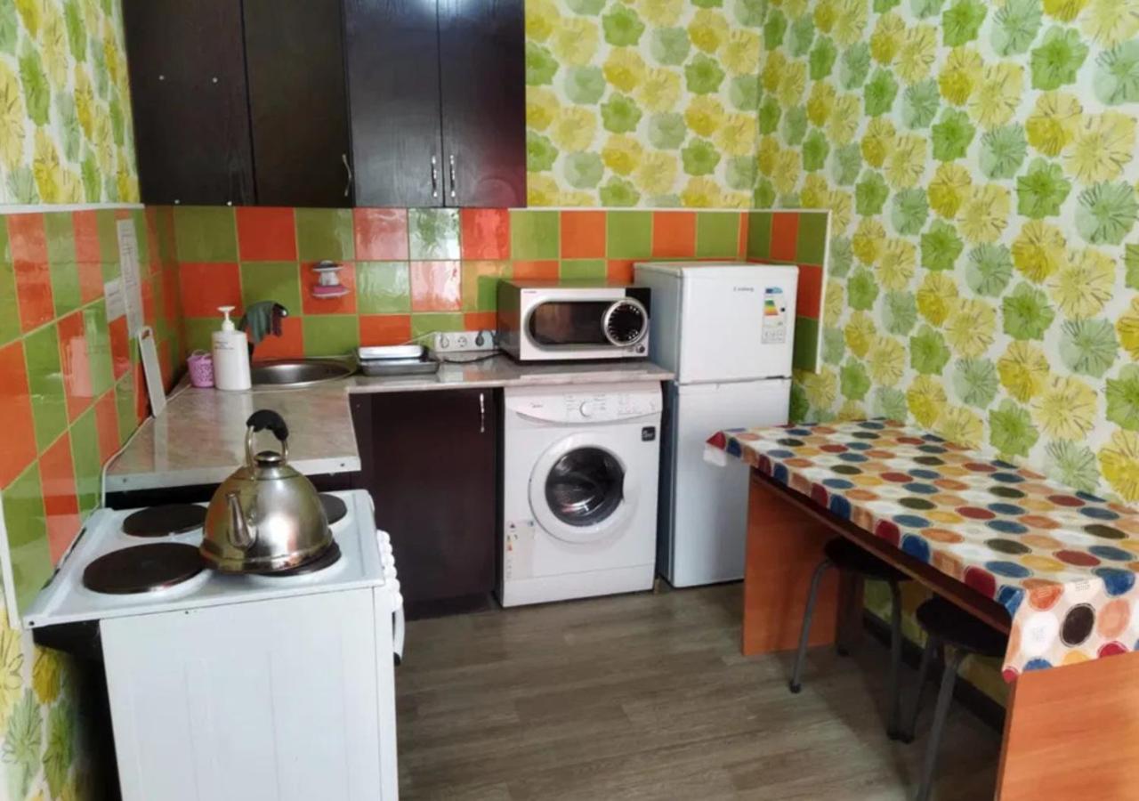 Room Hostel Dostyk Алмати Екстер'єр фото
